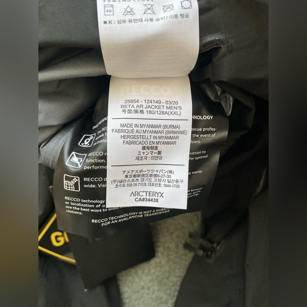NWT Arc'teryx Men's Beta AR Jacket with Gore-Tex - Picture 11 of 15